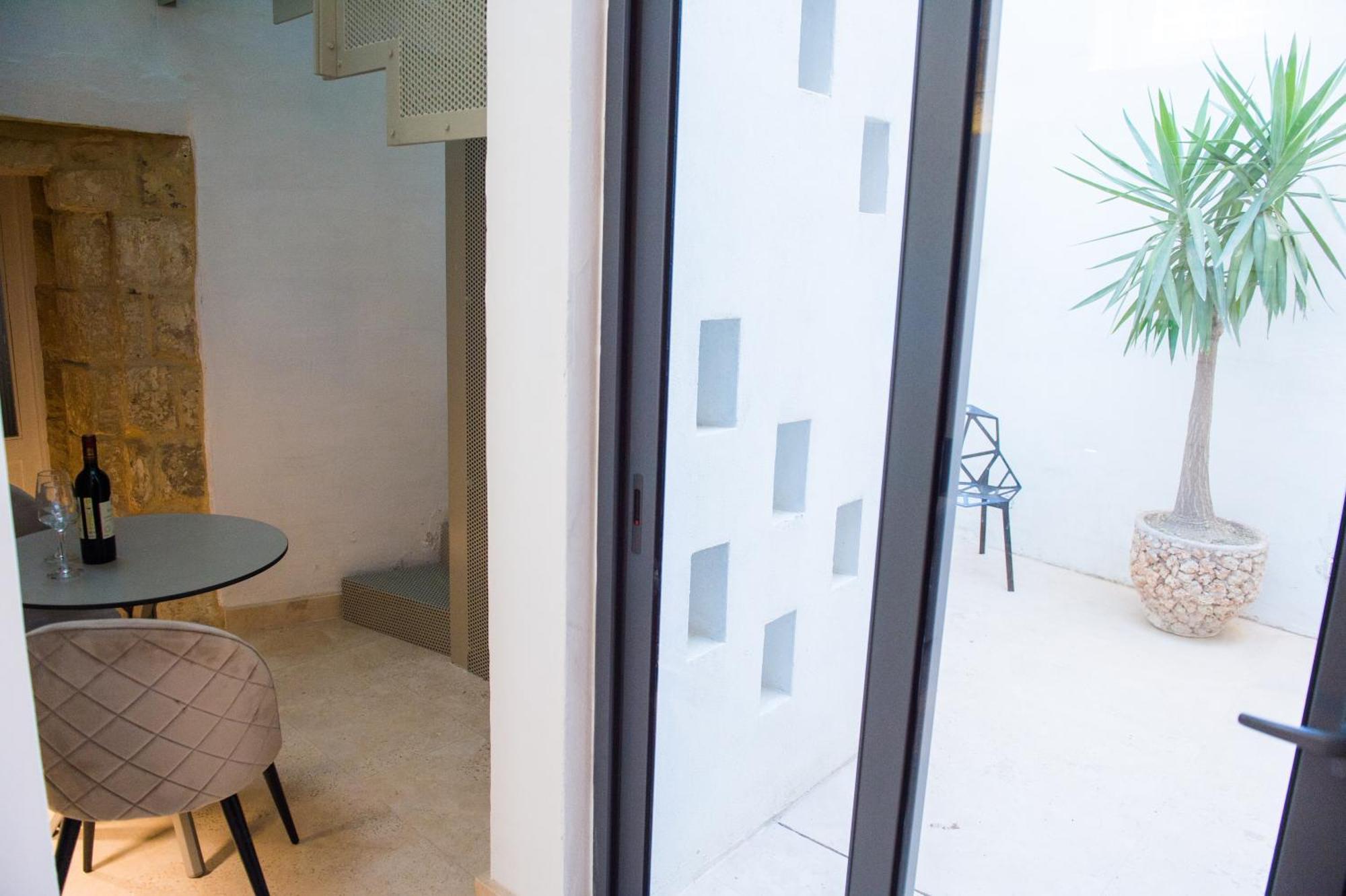 San Anton Suites Attard Екстериор снимка