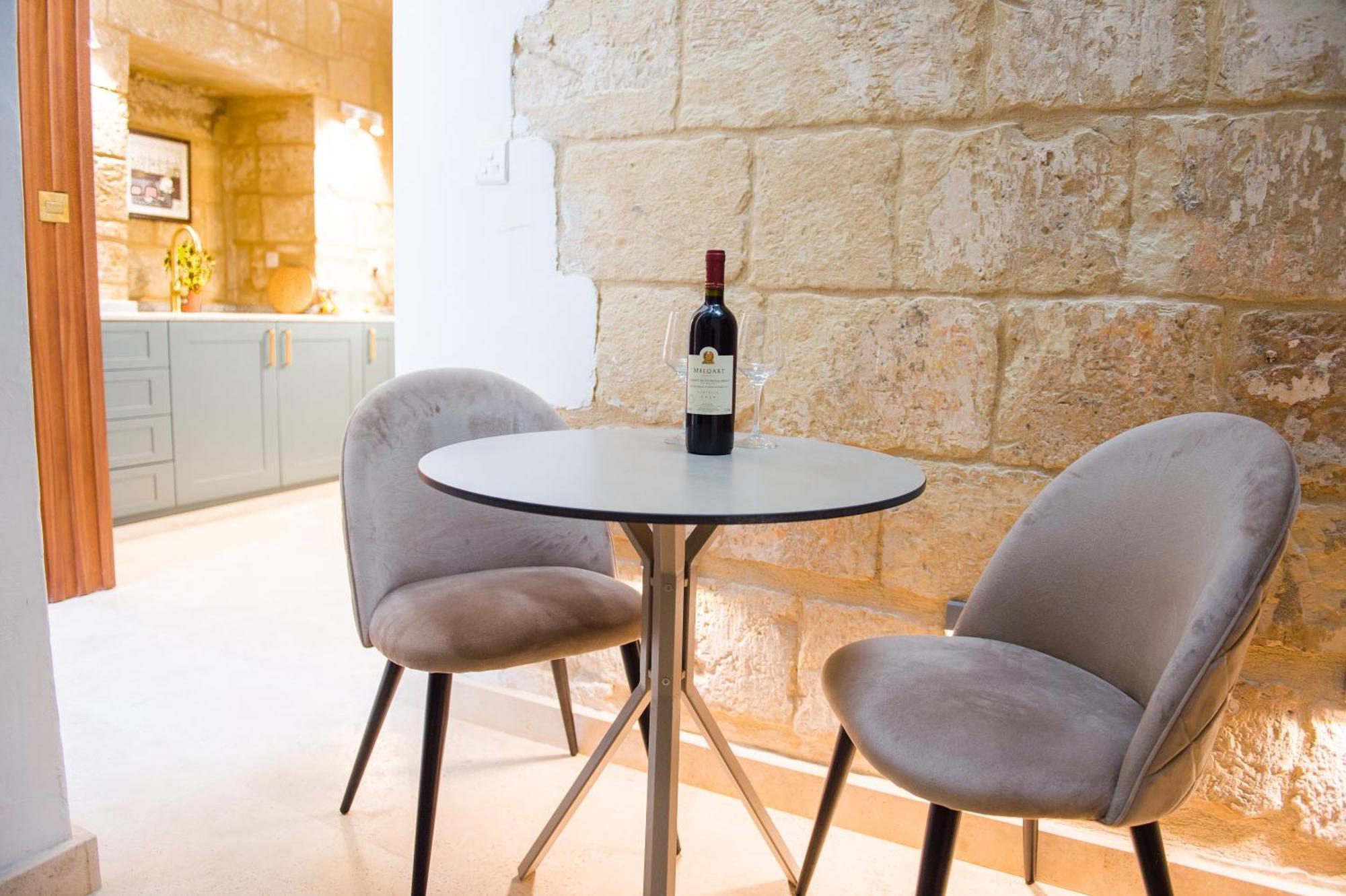 San Anton Suites Attard Екстериор снимка