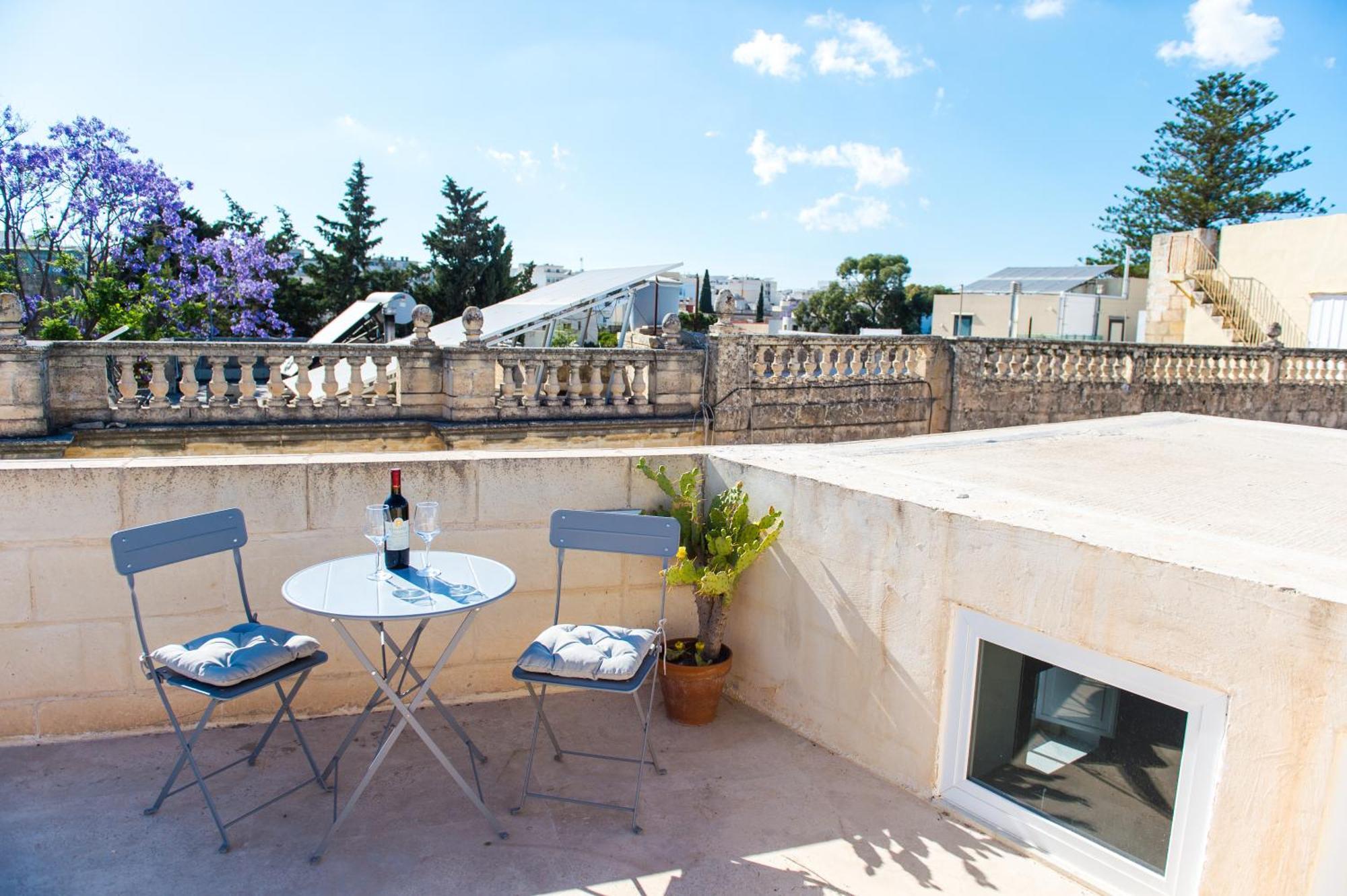 San Anton Suites Attard Екстериор снимка